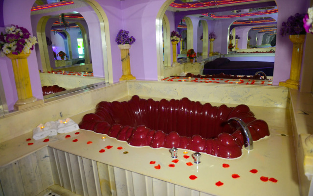 Gallery Holiday Motel