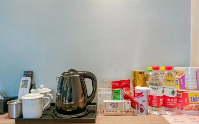 Green Light Man Hotel – Kitchen – Yongzhou