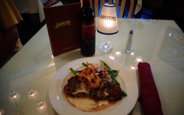 Jamestown Hotel