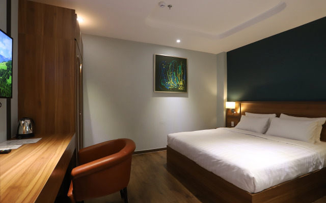 Lanura Apartments and Hotel