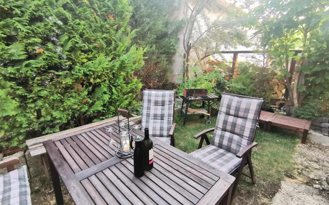 Attic studio Cathouse shared