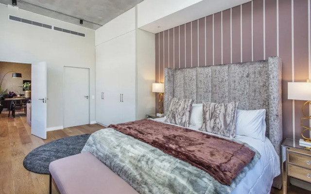 The Docklands Executive Apartment