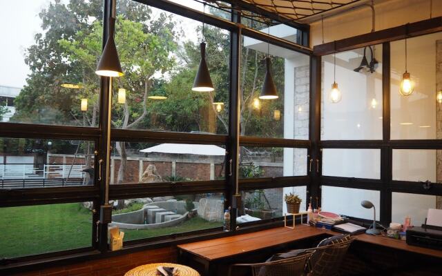 Sherloft Home and Hostel Private Room