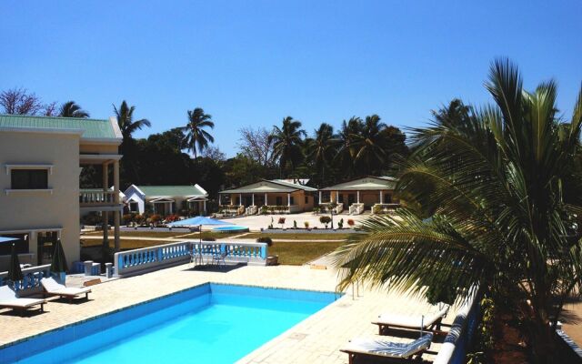Saara Hotel