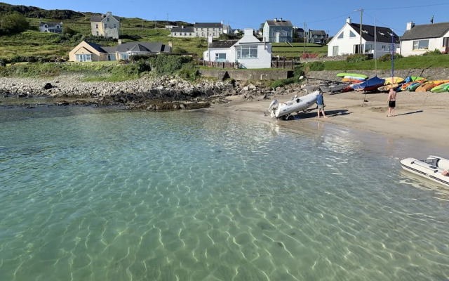 Stunning Cottage on the Beach Portnoo, Narin