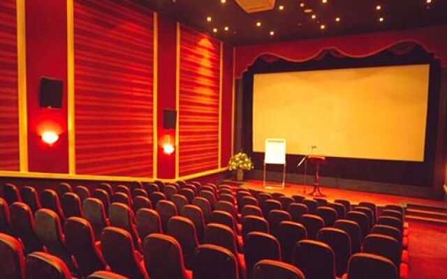 Graceland Hotel & Casino Country Club