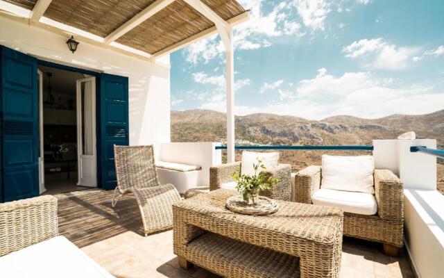 Plori Studios and Apartments
