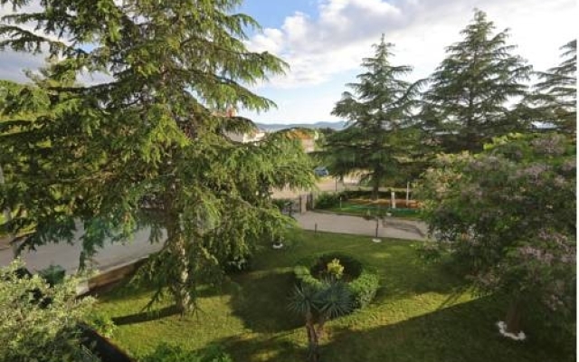 Apartments and Rooms Anika