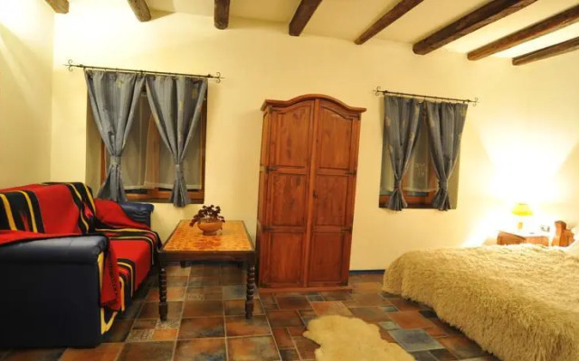 The Old House 1980 Family Hotel