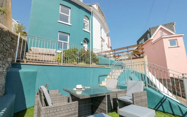 2 North Furzeham Road