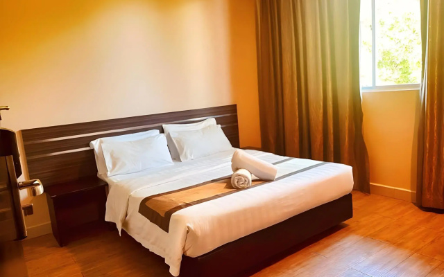 Goldenhill Hotel