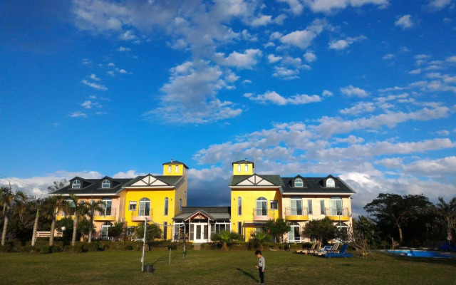 Bohemian Holiday Inn