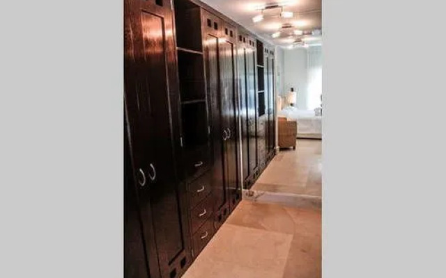 Via 38 Buda By Playa Paradise