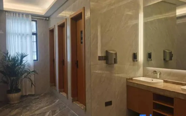 Shangyi Hotel (Shangrao Moon Bay Auto City)
