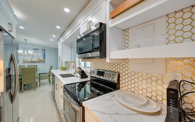 Pelican Nest, Tropical Naples Villa w/ Pool