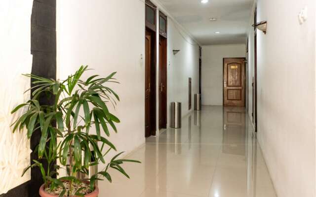 RedDoorz Plus Syariah near Java Supermall Semarang 2
