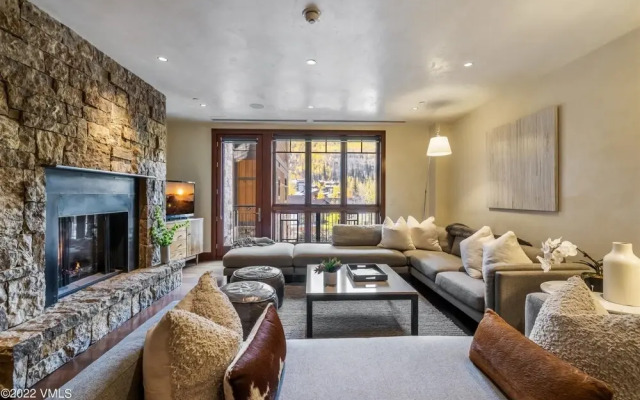 Platinum Vail Solaris 4 Bedroom Vacation Rental Set at the Base of the Mountain Just Steps From the Gondola