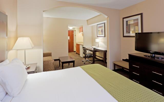Holiday Inn Express Suites Charleston by IHG