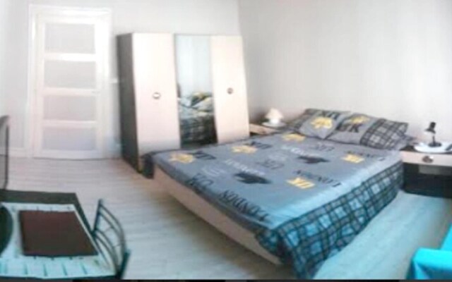 Studio In Vichy With Furnished Garden