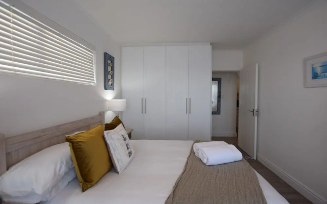 Dolphin House Apartments