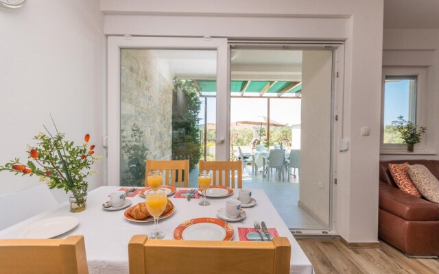 Awesome Apartment in Turanj With Wifi and 2 Bedrooms