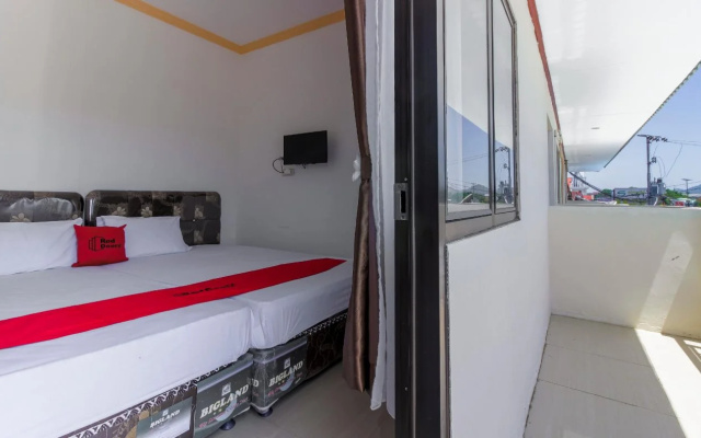 RedDoorz near Sam Ratulangi Airport