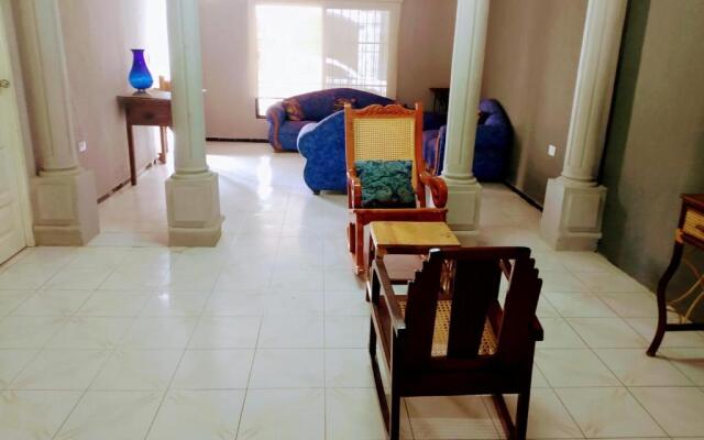 Casa Ixchel 450m to Downtown, Wifi, Hot water, AC