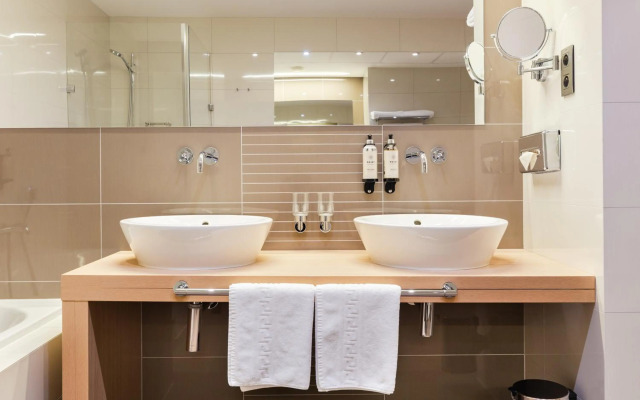 Roset Hotel & Residence