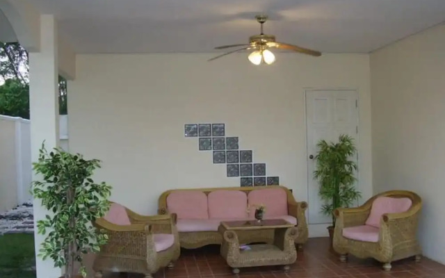 4 Bedroom Villa Private Pool Central Pattaya 15 min Away