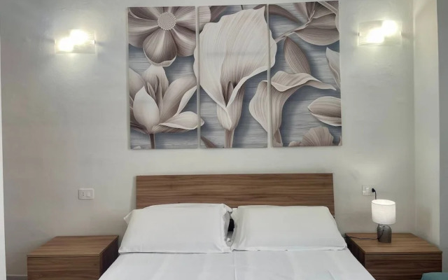 Onlyrooms V - Central & Train Station