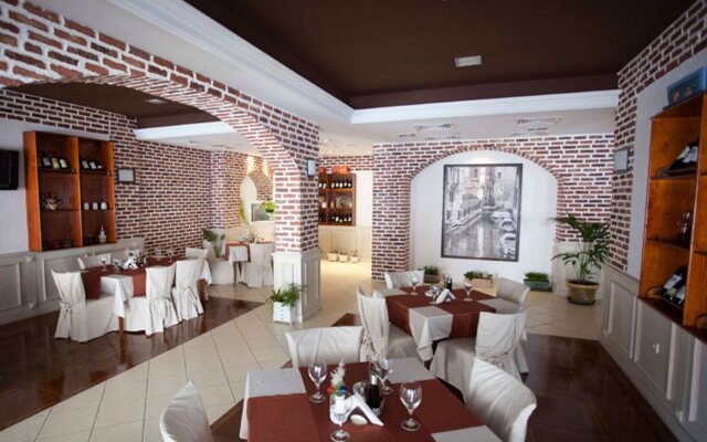 Apart-Hotel "Bendita-Mare"