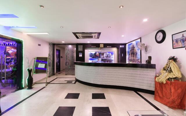 OYO 30414 Hotel Us Residency