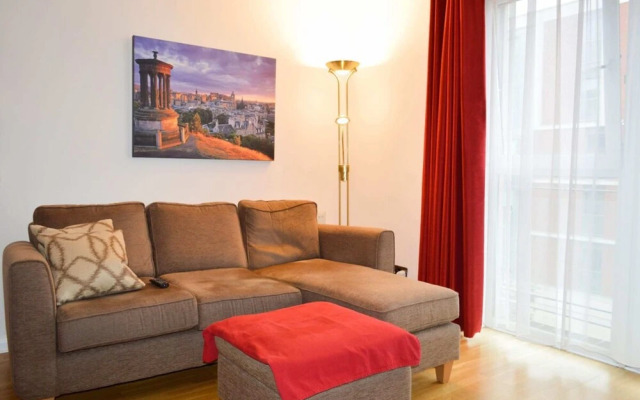 Modern 2 Bedroom Property in Central Edinburgh