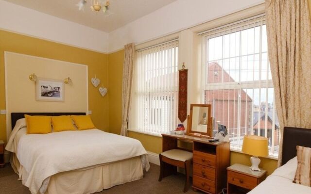 Crescent Lodge Guest House