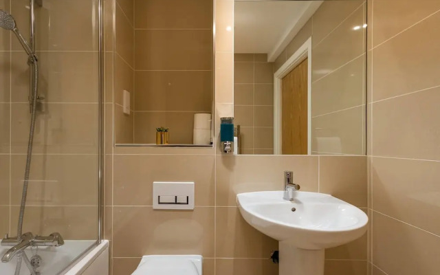 Skyvillion - Tower Point Enfield 2bed Wbalcony