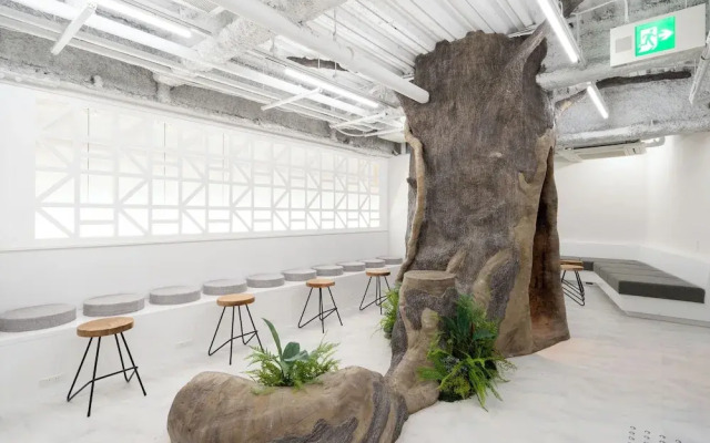 Zone Shinsaibashi West