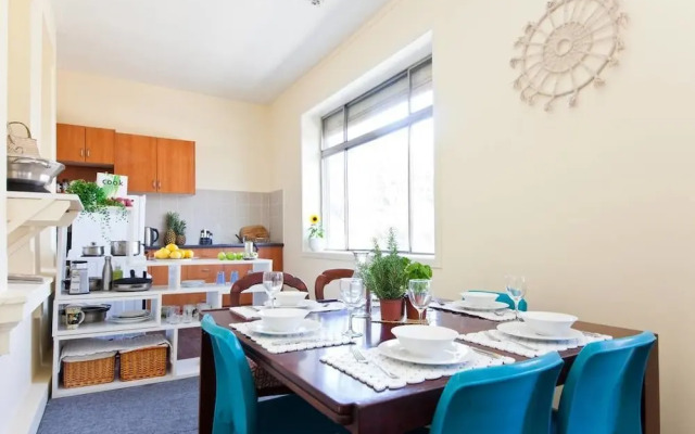 WB319 Chatswood Charmer-Roomy 3 Bed Apartment