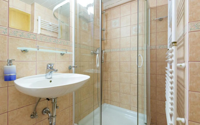 Outstanding Lake View.