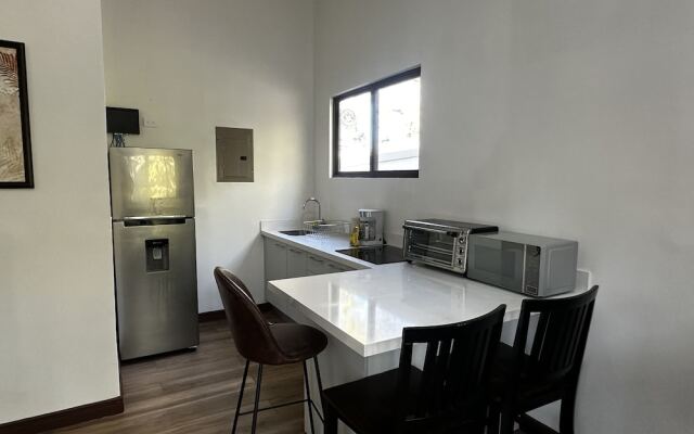 Peaceful Apartment in Tamarindo, 50m to the Beach