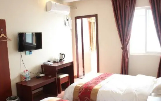 Xinyang Lakeside Boutique Hotel