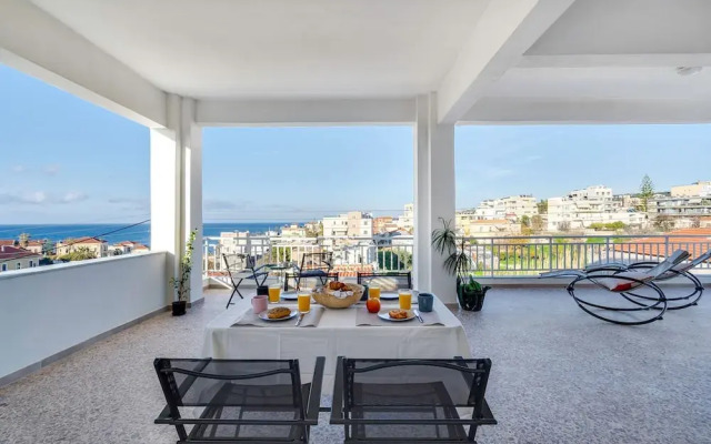 Sea City and Mountain View Apartment