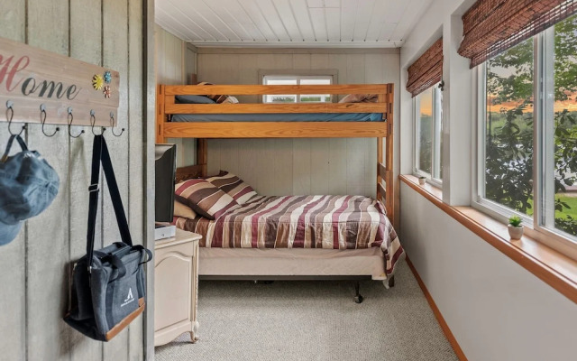 Pocono Lakefront by Avantstay Dock Lake Access