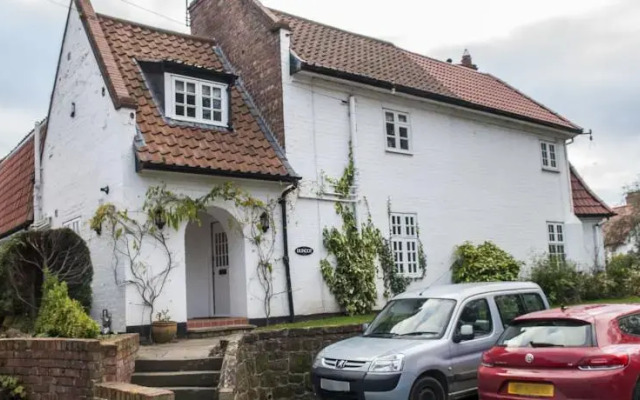 Duncot Bed and Breakfast (Women Only)