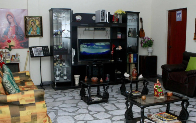 LYNIK La Casa de Blanca