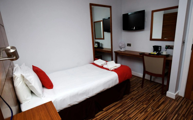 International Inn - Hostel