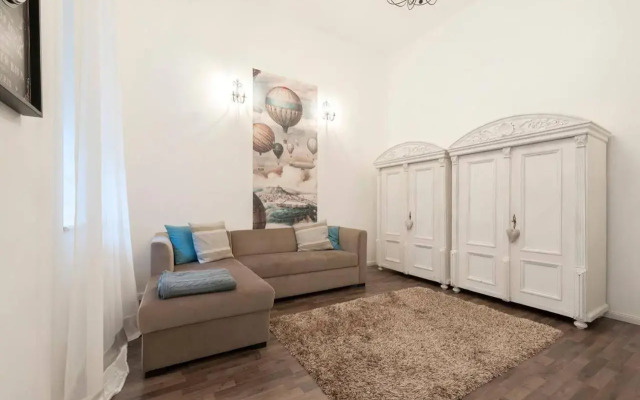 Central Hipster Flat