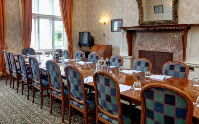 Crown and Mitre Hotel