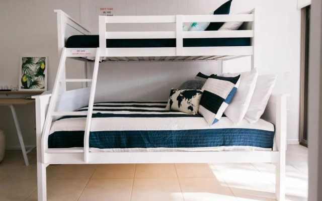 Unit 4 Weyba Lodge Noosa