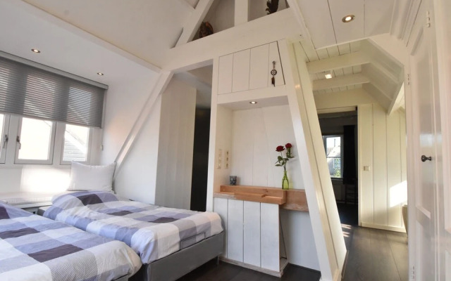 Boutique Holiday Home in Grootschermer With Garden