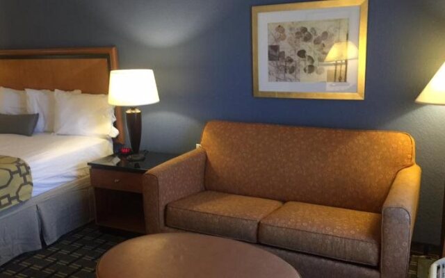 Baymont Inn & Suites Knoxville I-75
